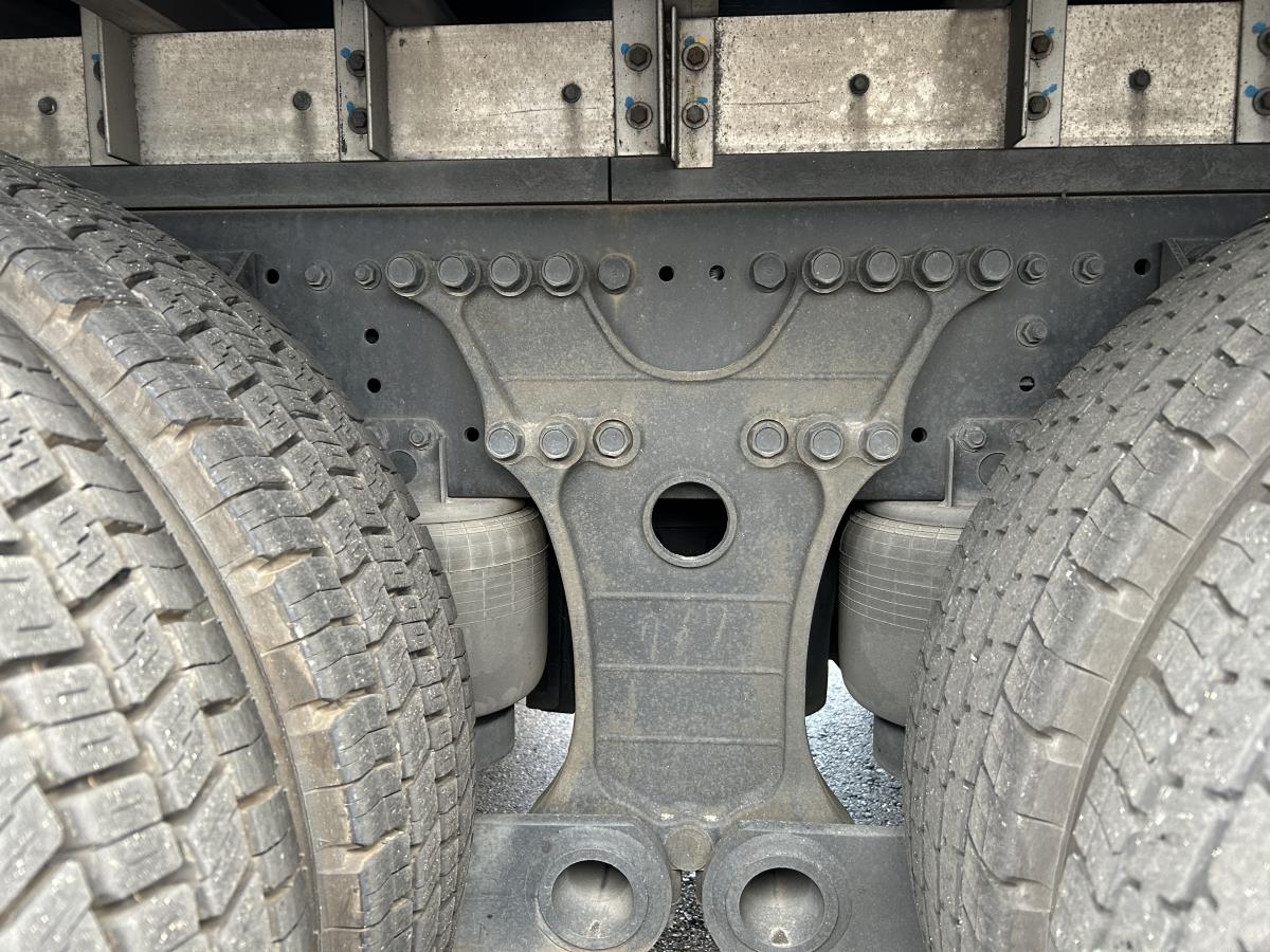 日野プロフィア冷蔵冷凍車格納ゲート|中古トラックの販売・買取・査定のアイナビ