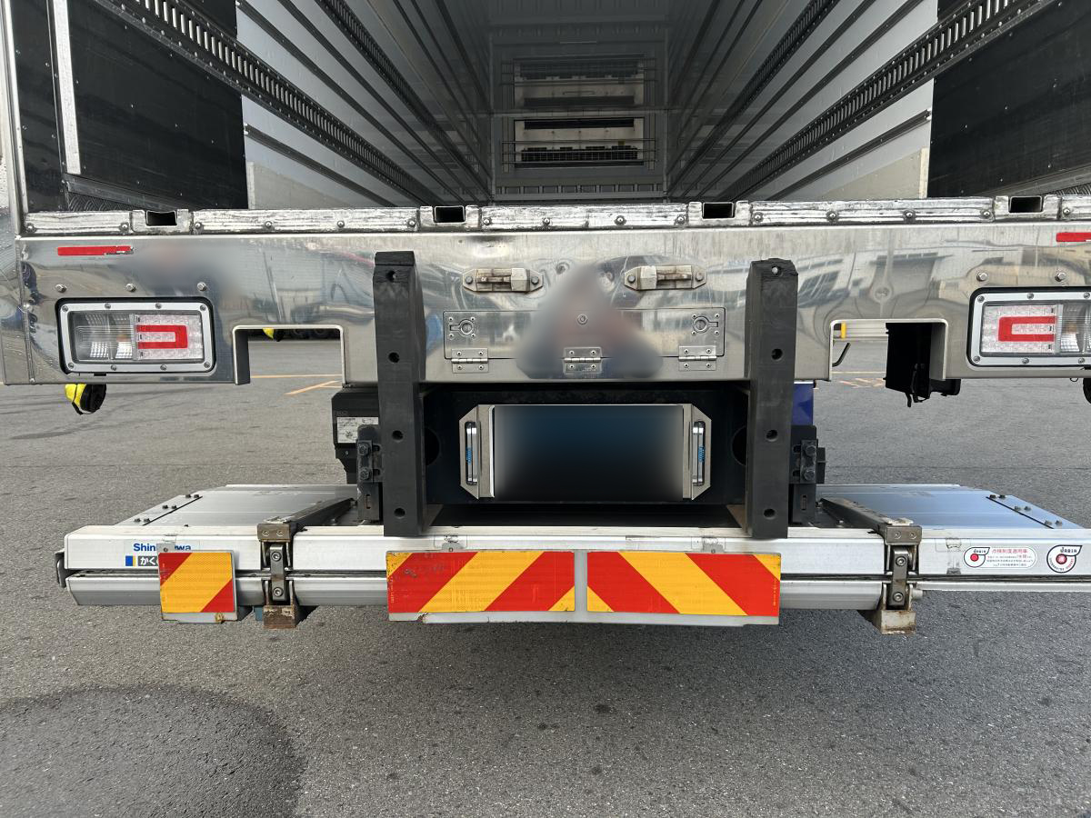 日野プロフィア冷蔵冷凍車格納ゲート|中古トラックの販売・買取・査定のアイナビ