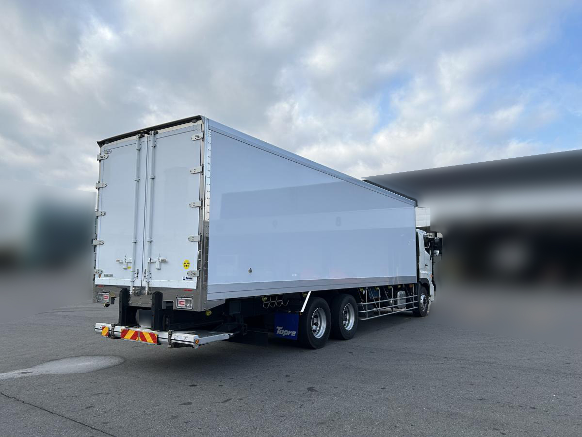 日野プロフィア冷蔵冷凍車格納ゲート|中古トラックの販売・買取・査定のアイナビ