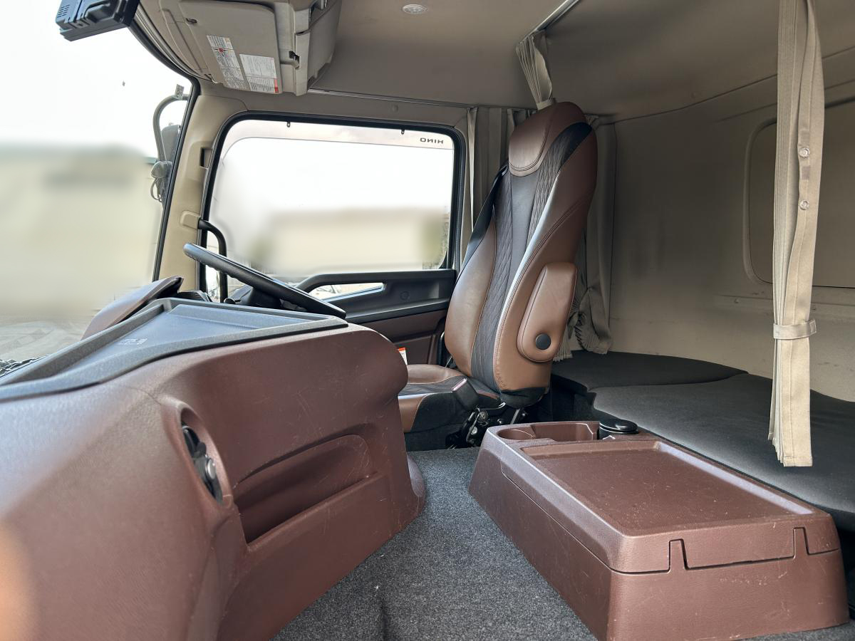 日野プロフィア冷蔵冷凍車格納ゲート|中古トラックの販売・買取・査定のアイナビ