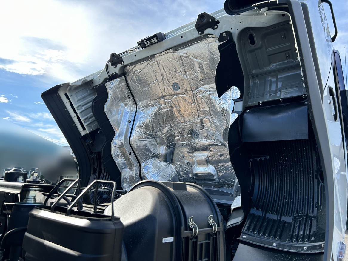 スーパーグレート 車検付☆未使用車積載13000Kgクレーン付平ボデ-|中古トラックの販売・買取・査定のアイナビ