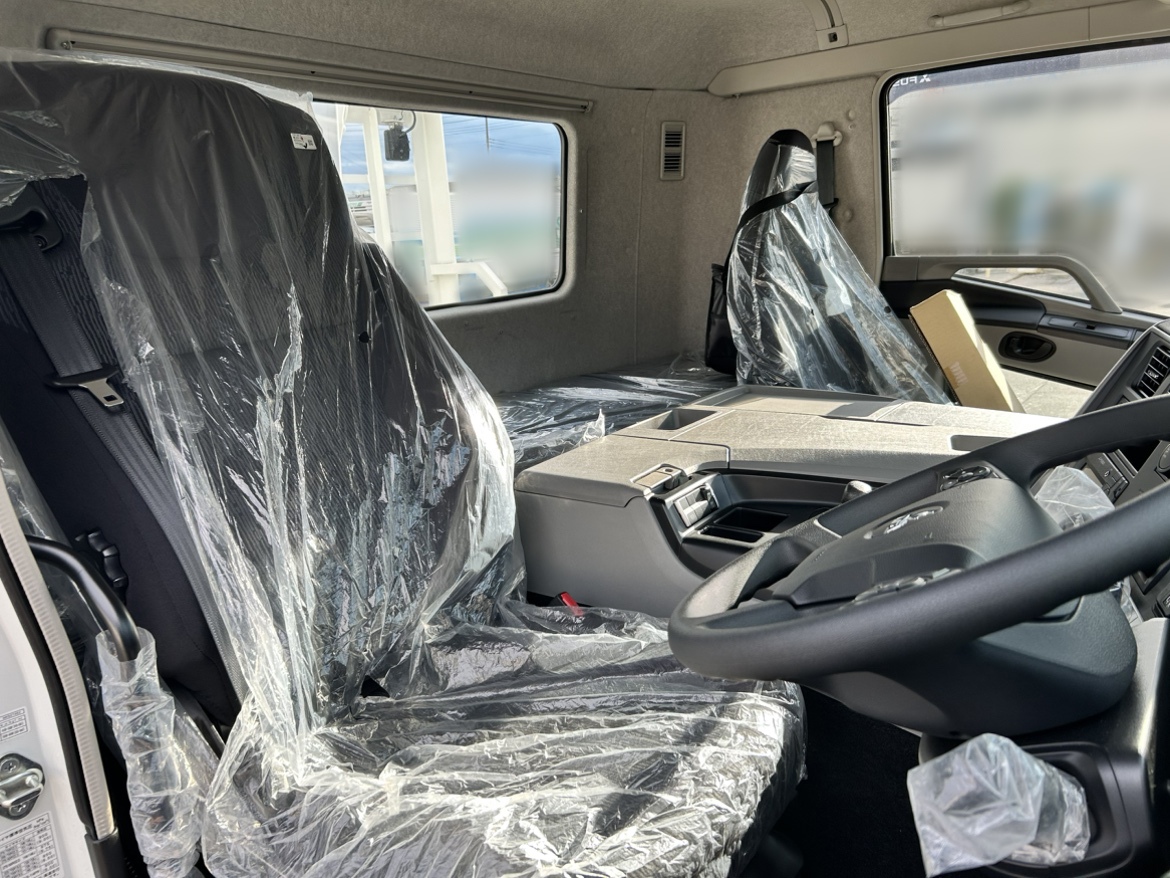 スーパーグレート 車検付☆未使用車積載13000Kgクレーン付平ボデ-|中古トラックの販売・買取・査定のアイナビ