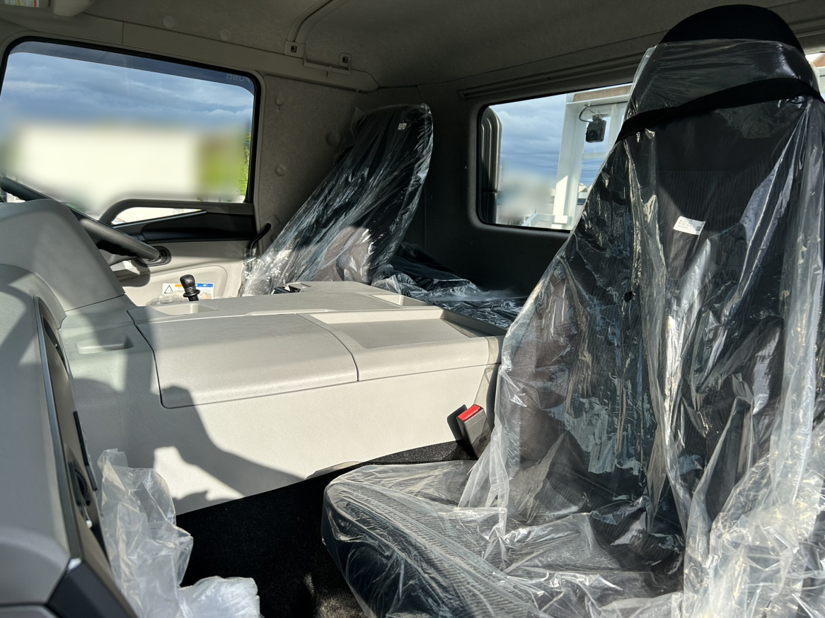 スーパーグレート 車検付☆未使用車積載13000Kgクレーン付平ボデ-|中古トラックの販売・買取・査定のアイナビ