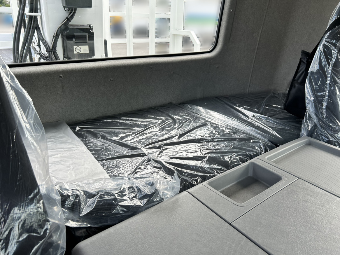 スーパーグレート 車検付☆未使用車積載13000Kgクレーン付平ボデ-|中古トラックの販売・買取・査定のアイナビ