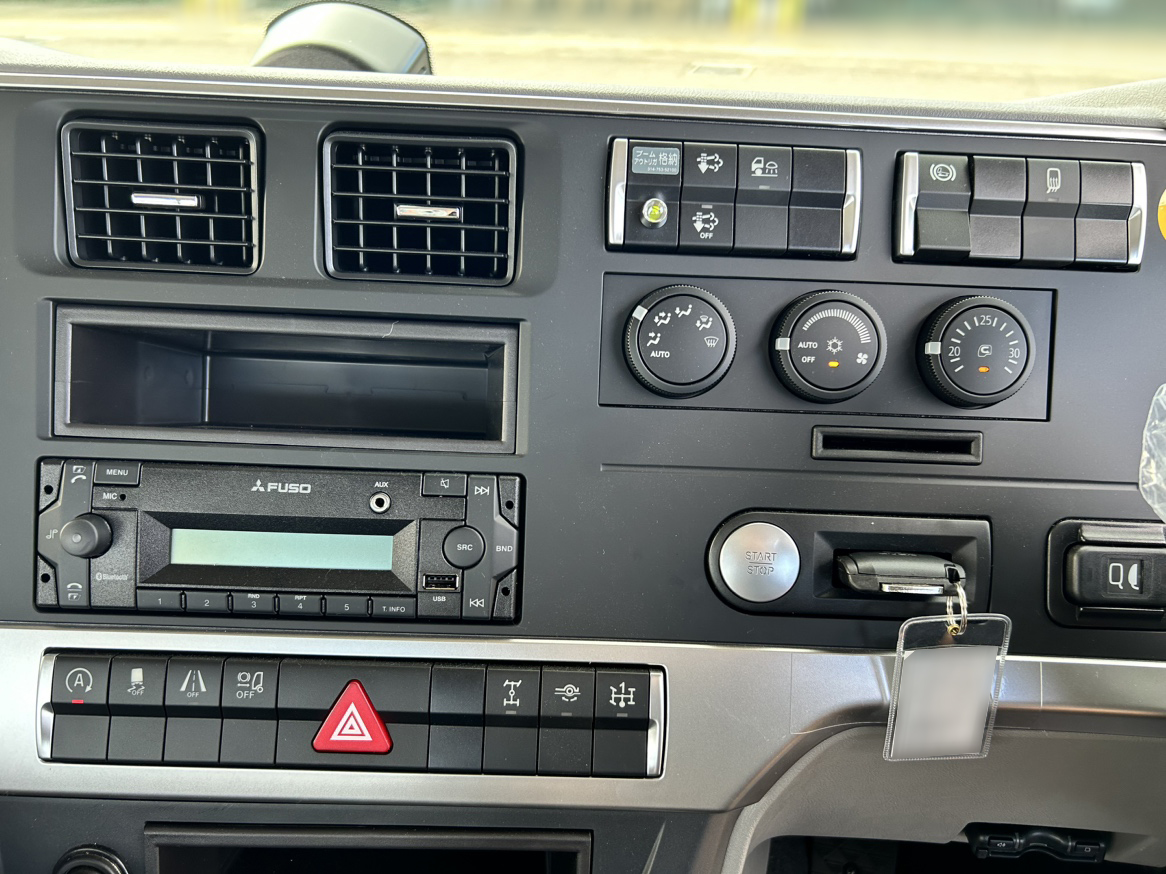 スーパーグレート 車検付☆未使用車積載13000Kgクレーン付平ボデ-|中古トラックの販売・買取・査定のアイナビ