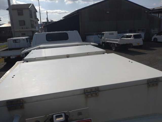 いすゞエルフ タンクローリー4WD 2層3.5KL 消防書類有|中古トラックの販売・買取・査定のアイナビ