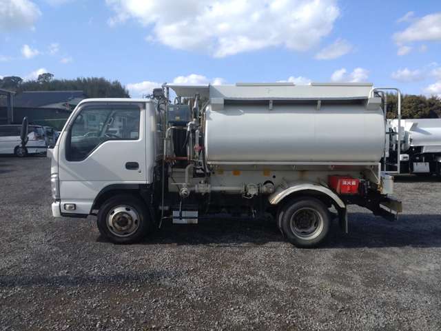 いすゞエルフ タンクローリー4WD 2層3.5KL 消防書類有|中古トラックの販売・買取・査定のアイナビ