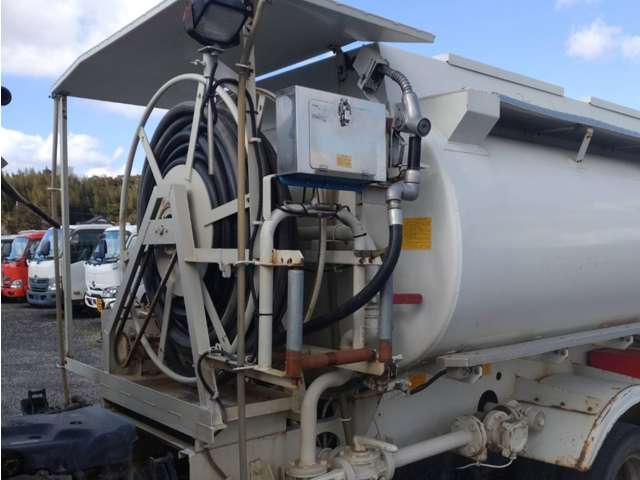 いすゞエルフ タンクローリー4WD 2層3.5KL 消防書類有|中古トラックの販売・買取・査定のアイナビ