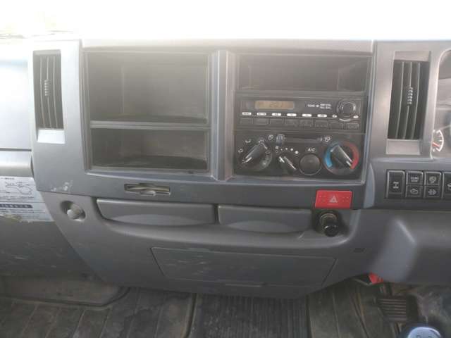 いすゞエルフ タンクローリー4WD 2層3.5KL 消防書類有|中古トラックの販売・買取・査定のアイナビ