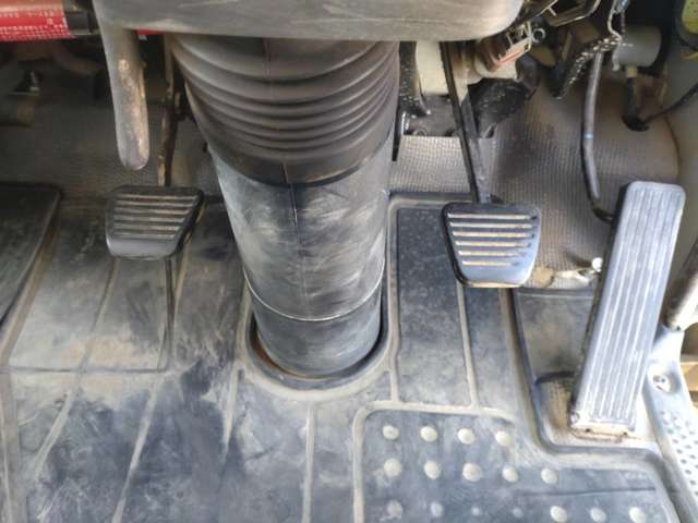 いすゞエルフ タンクローリー4WD 2層3.5KL 消防書類有|中古トラックの販売・買取・査定のアイナビ