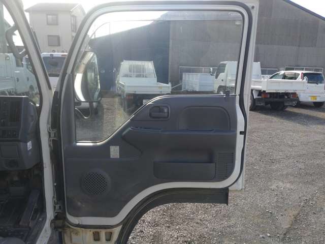 いすゞエルフ タンクローリー4WD 2層3.5KL 消防書類有|中古トラックの販売・買取・査定のアイナビ