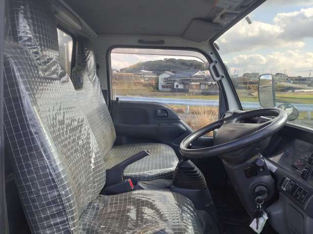 いすゞエルフ タンクローリー4WD 2層3.5KL 消防書類有|中古トラックの販売・買取・査定のアイナビ