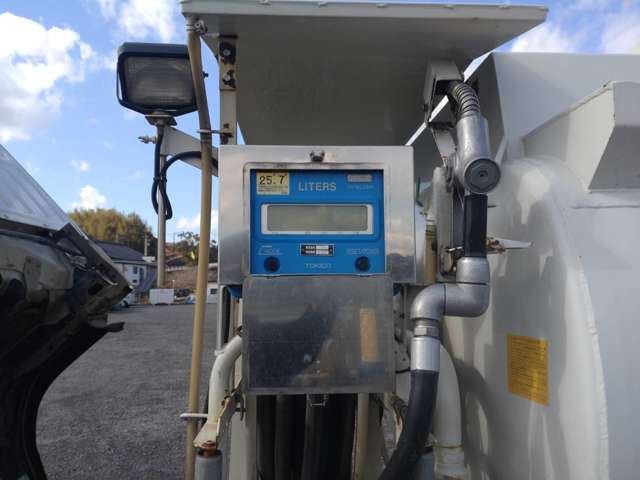 いすゞエルフ タンクローリー4WD 2層3.5KL 消防書類有|中古トラックの販売・買取・査定のアイナビ