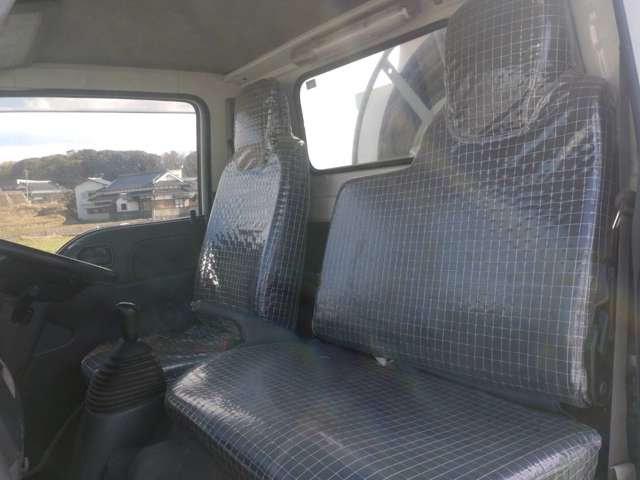 いすゞエルフ タンクローリー4WD 2層3.5KL 消防書類有|中古トラックの販売・買取・査定のアイナビ