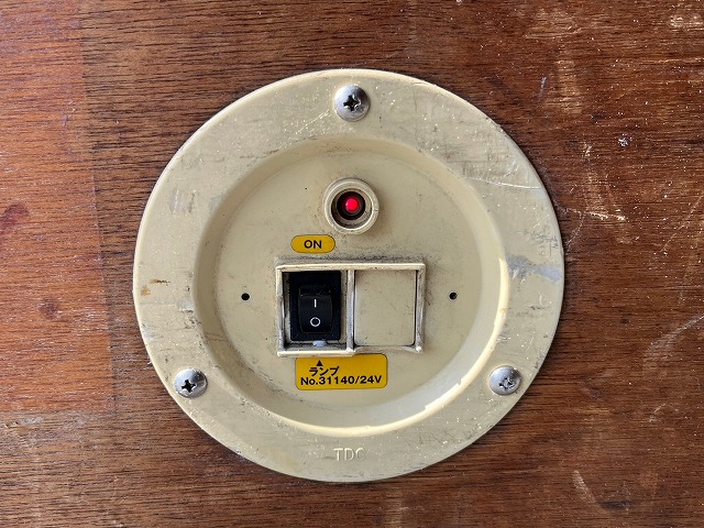 キャンター オートフロア★標準幅★内高:202cm★12.8万km★デュオニック|中古トラックの販売・買取・査定のアイナビ