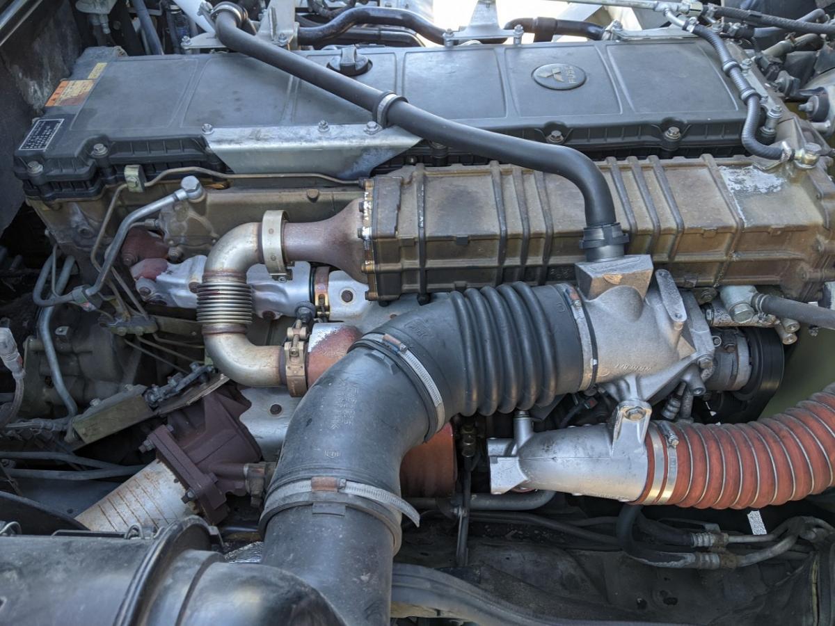 スーパーグレート 希少! H25 AT 3軸 9600ボディ チップ運搬車|中古トラックの販売・買取・査定のアイナビ