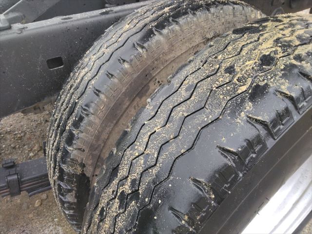 H21年 日野デュトロ3t低床ダンプ|中古トラックの販売・買取・査定のアイナビ