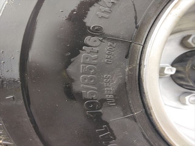 H21年 日野デュトロ3t低床ダンプ|中古トラックの販売・買取・査定のアイナビ