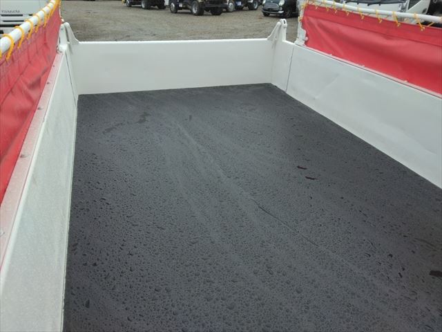 H21年 日野デュトロ3t低床ダンプ|中古トラックの販売・買取・査定のアイナビ