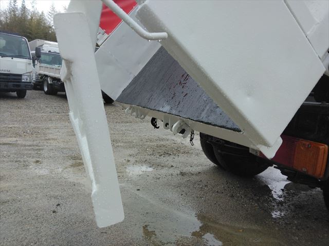 H21年 日野デュトロ3t低床ダンプ|中古トラックの販売・買取・査定のアイナビ