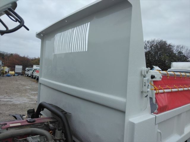 H21年 日野デュトロ3t低床ダンプ|中古トラックの販売・買取・査定のアイナビ