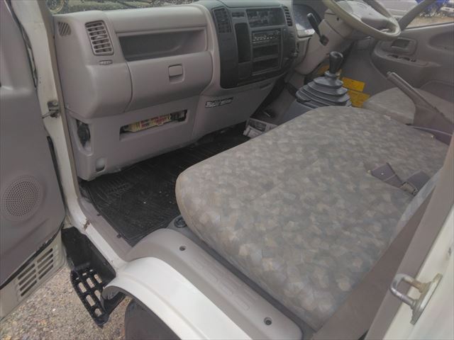 H21年 日野デュトロ3t低床ダンプ|中古トラックの販売・買取・査定のアイナビ