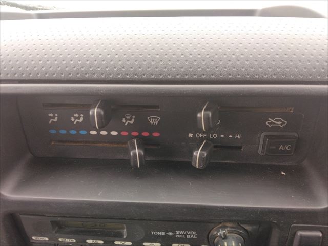 H21年 日野デュトロ3t低床ダンプ|中古トラックの販売・買取・査定のアイナビ