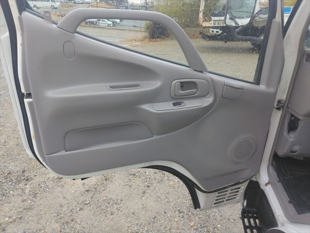 H21年 日野デュトロ3t低床ダンプ|中古トラックの販売・買取・査定のアイナビ