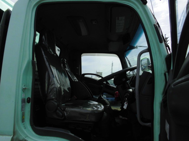 4T パッカー車 プレス式 塵芥車 積載量1.9T 8立米サイズ|中古トラックの販売・買取・査定のアイナビ