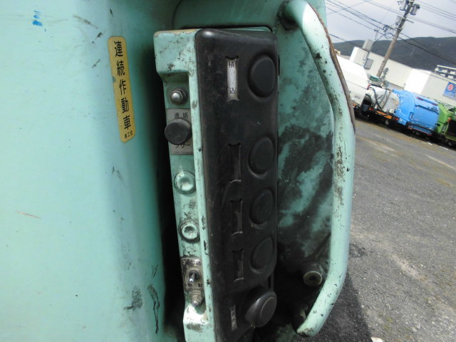 4T パッカー車 プレス式 塵芥車 積載量1.9T 8立米サイズ|中古トラックの販売・買取・査定のアイナビ