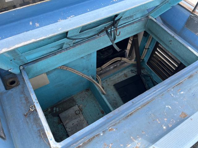 日野プロフィア活魚運搬車|中古トラックの販売・買取・査定のアイナビ