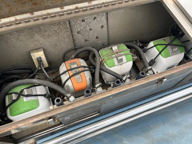 日野プロフィア活魚運搬車|中古トラックの販売・買取・査定のアイナビ