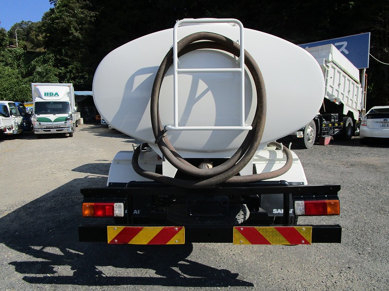 4t散水車・酒井重工業製前後散水・PTO式|中古トラックの販売・買取・査定のアイナビ