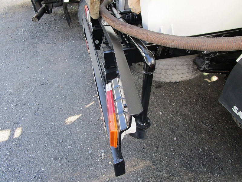 4t散水車・酒井重工業製前後散水・PTO式|中古トラックの販売・買取・査定のアイナビ