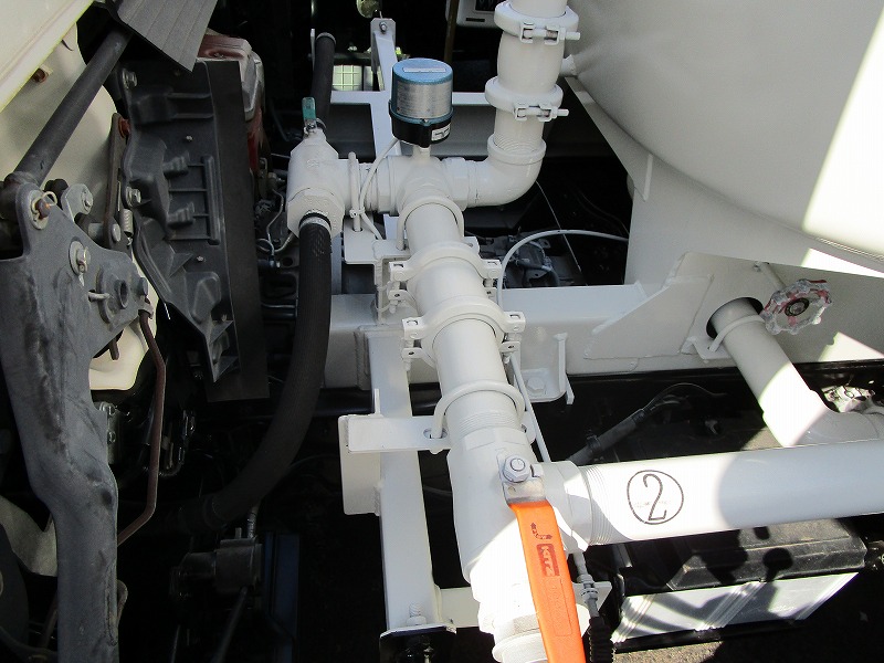 4t散水車・酒井重工業製前後散水・PTO式|中古トラックの販売・買取・査定のアイナビ