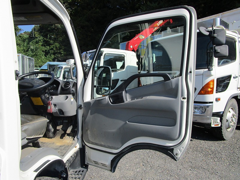 4t散水車・酒井重工業製前後散水・PTO式|中古トラックの販売・買取・査定のアイナビ