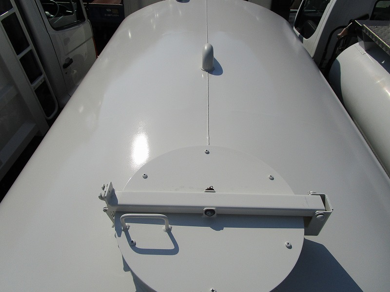 4t散水車・酒井重工業製前後散水・PTO式|中古トラックの販売・買取・査定のアイナビ