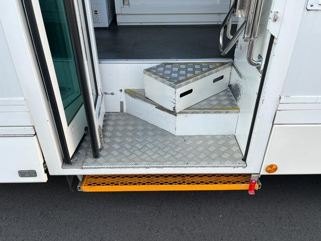 エルフトラック 移動販売車|中古トラックの販売・買取・査定のアイナビ