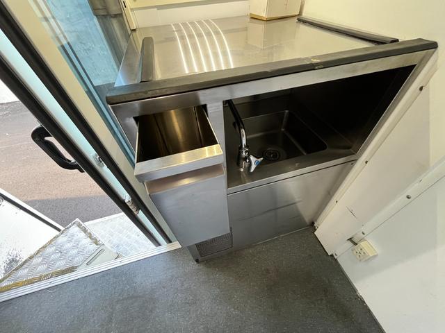 エルフトラック 移動販売車|中古トラックの販売・買取・査定のアイナビ