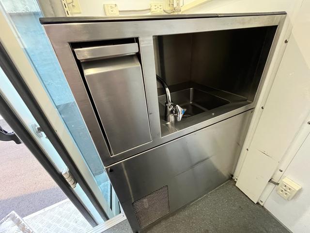 エルフトラック 移動販売車|中古トラックの販売・買取・査定のアイナビ