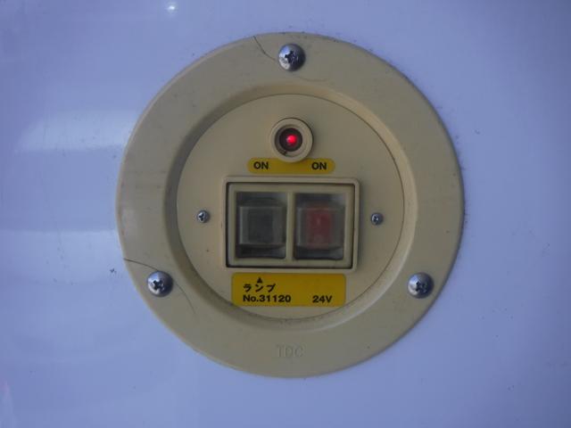 ヒノレンジャー冷蔵冷凍車|中古トラックの販売・買取・査定のアイナビ