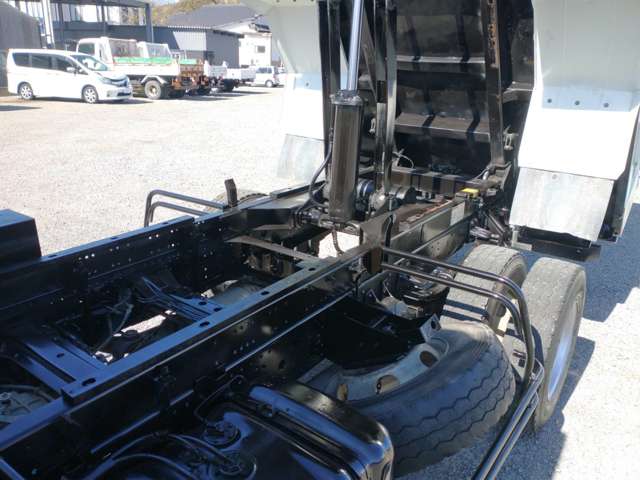 いすゞフォワード 4トンダンプ 後期型 コボレーン 中間ピン|中古トラックの販売・買取・査定のアイナビ