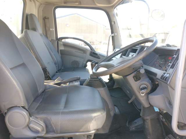 いすゞフォワード 4トンダンプ 後期型 コボレーン 中間ピン|中古トラックの販売・買取・査定のアイナビ