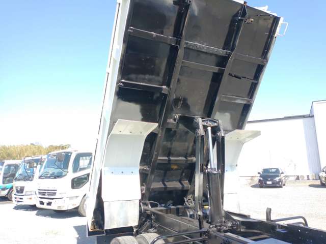 いすゞフォワード 4トンダンプ 後期型 コボレーン 中間ピン|中古トラックの販売・買取・査定のアイナビ