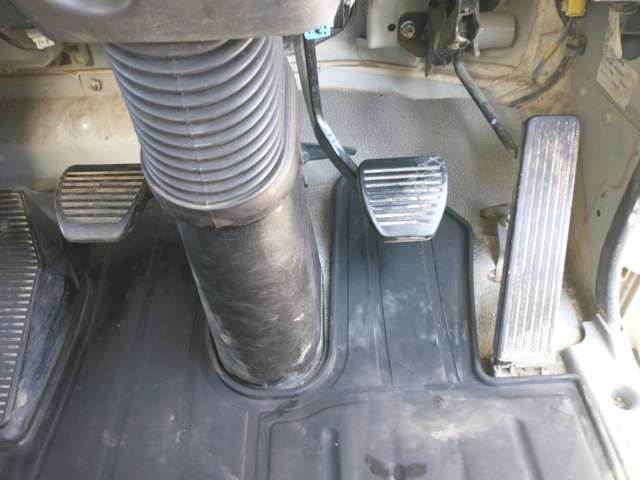 いすゞフォワード 4トンダンプ 後期型 コボレーン 中間ピン|中古トラックの販売・買取・査定のアイナビ