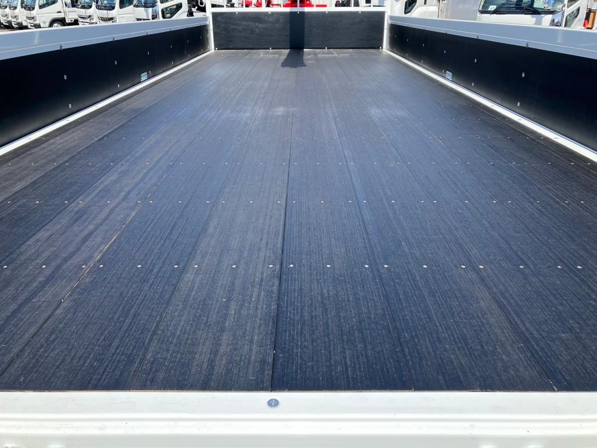 ☆未使用車 増トン クレーン ユニック 標準幅 6.7mカット|中古トラックの販売・買取・査定のアイナビ