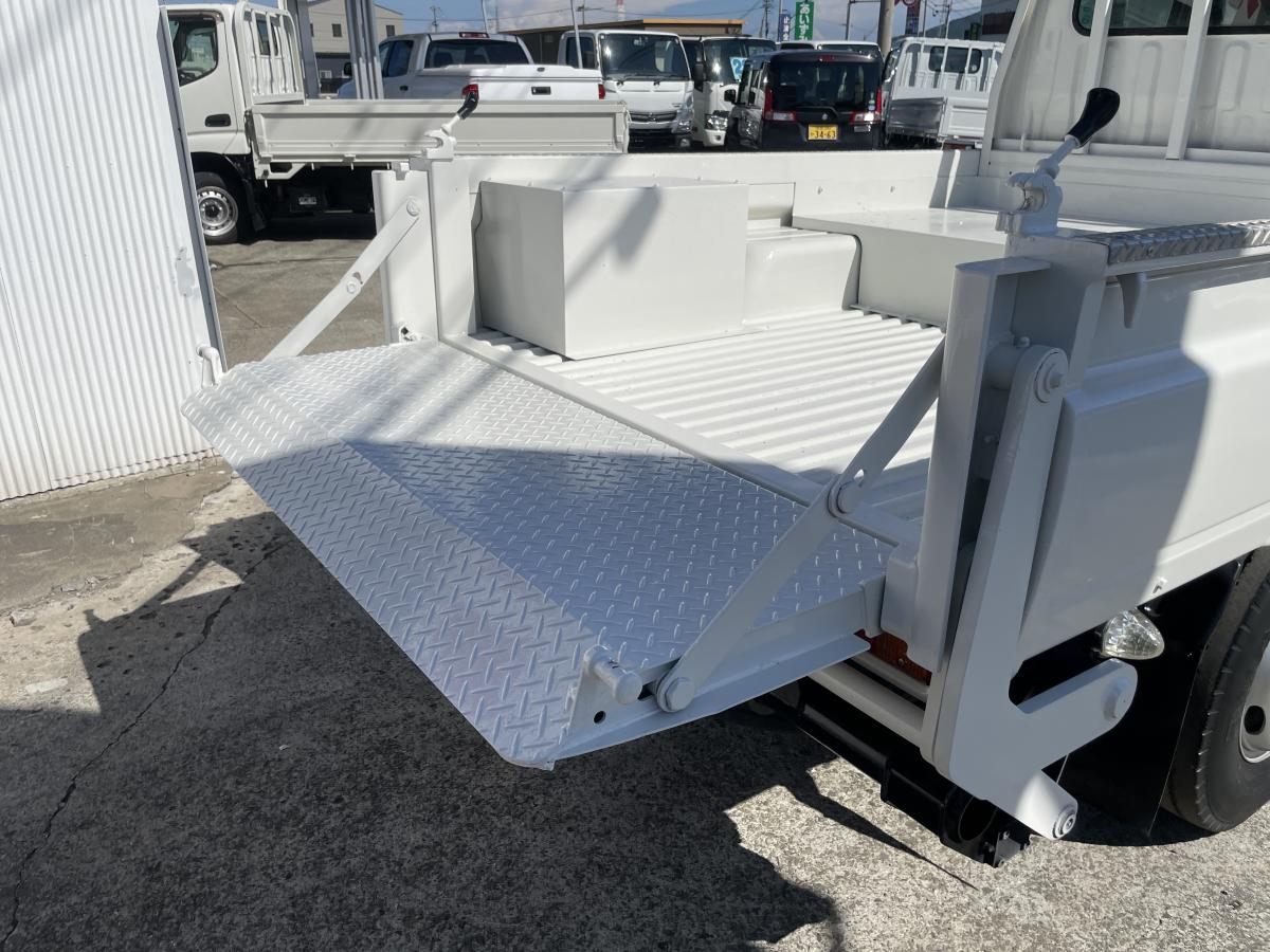 H17トヨエース Wキャブ アーム式パワーゲート ウインチ付|中古トラックの販売・買取・査定のアイナビ