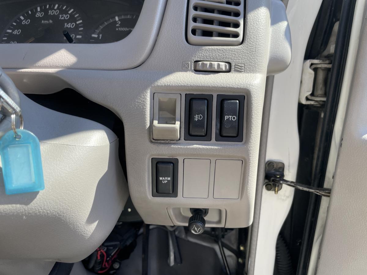 H17トヨエース Wキャブ アーム式パワーゲート ウインチ付|中古トラックの販売・買取・査定のアイナビ