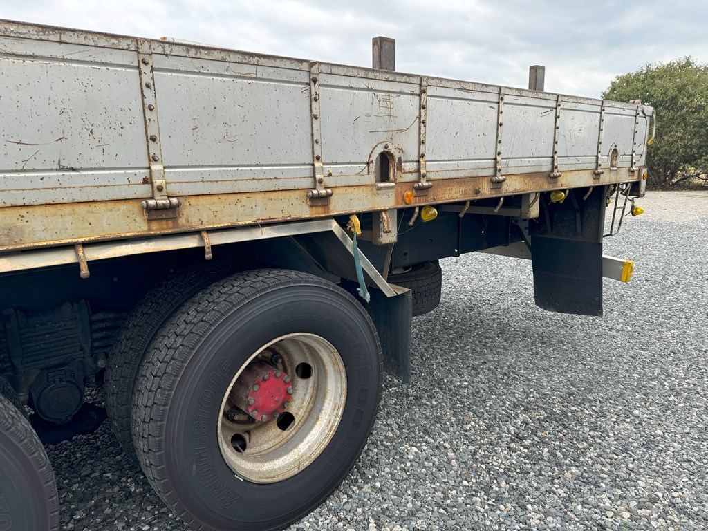 平成19年式☆ギガ2デフタダノZR503 3段ラジコンフックイン|中古トラックの販売・買取・査定のアイナビ