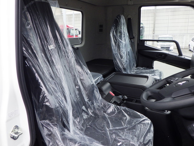 三菱2KG-FK62F平ボディ4tワイド|中古トラックの販売・買取・査定のアイナビ